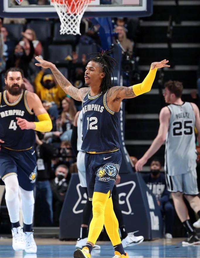 莫兰特复出首战，关键时刻神级表现状态火爆，黄蜂成为焦点！